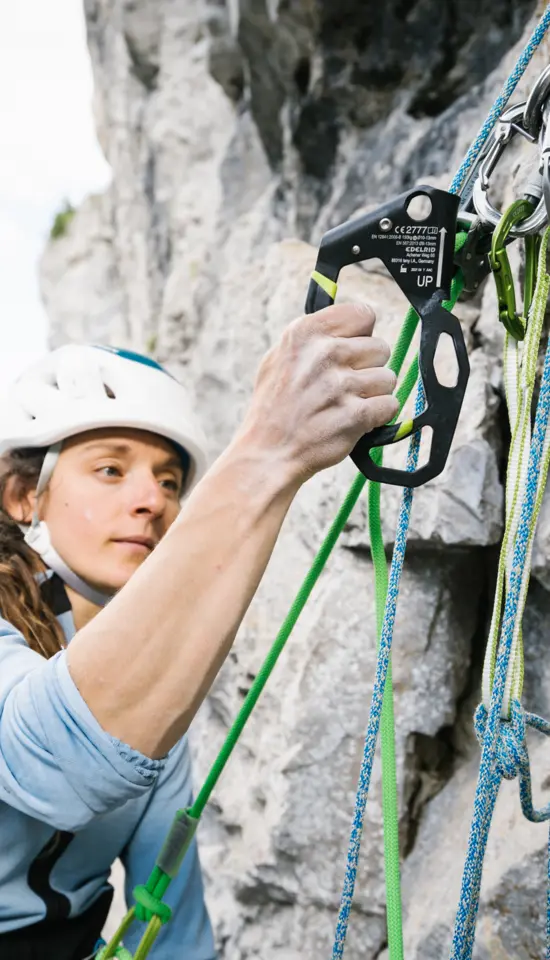EDELRID HAND CRUISER RIGHT (Ergonomic hand ascender for comfortable rope ascents) - Image 3